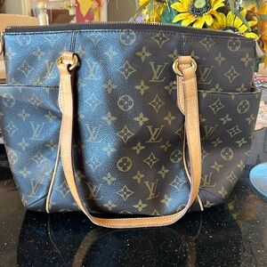 Louis Vuitton purse